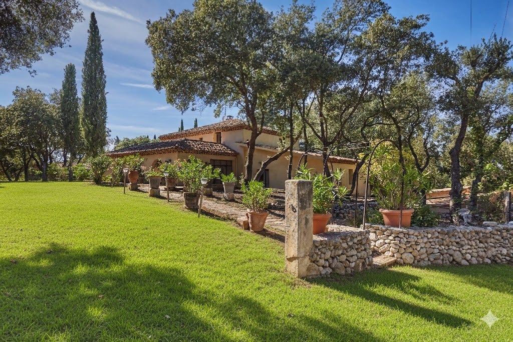 maison 12 Pièces en vente sur AIX EN PROVENCE (13100)