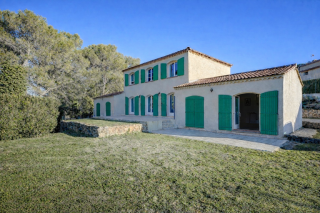 house 8 Rooms for sale on EGUILLES (13510)