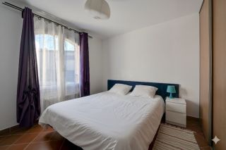 house 8 Rooms for sale on EGUILLES (13510)
