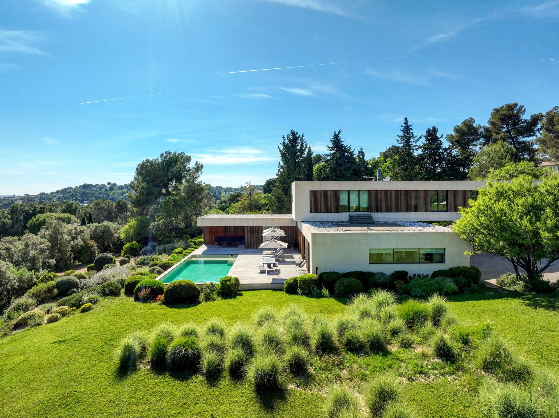 house 10 Rooms for sale on AIX EN PROVENCE (13100)