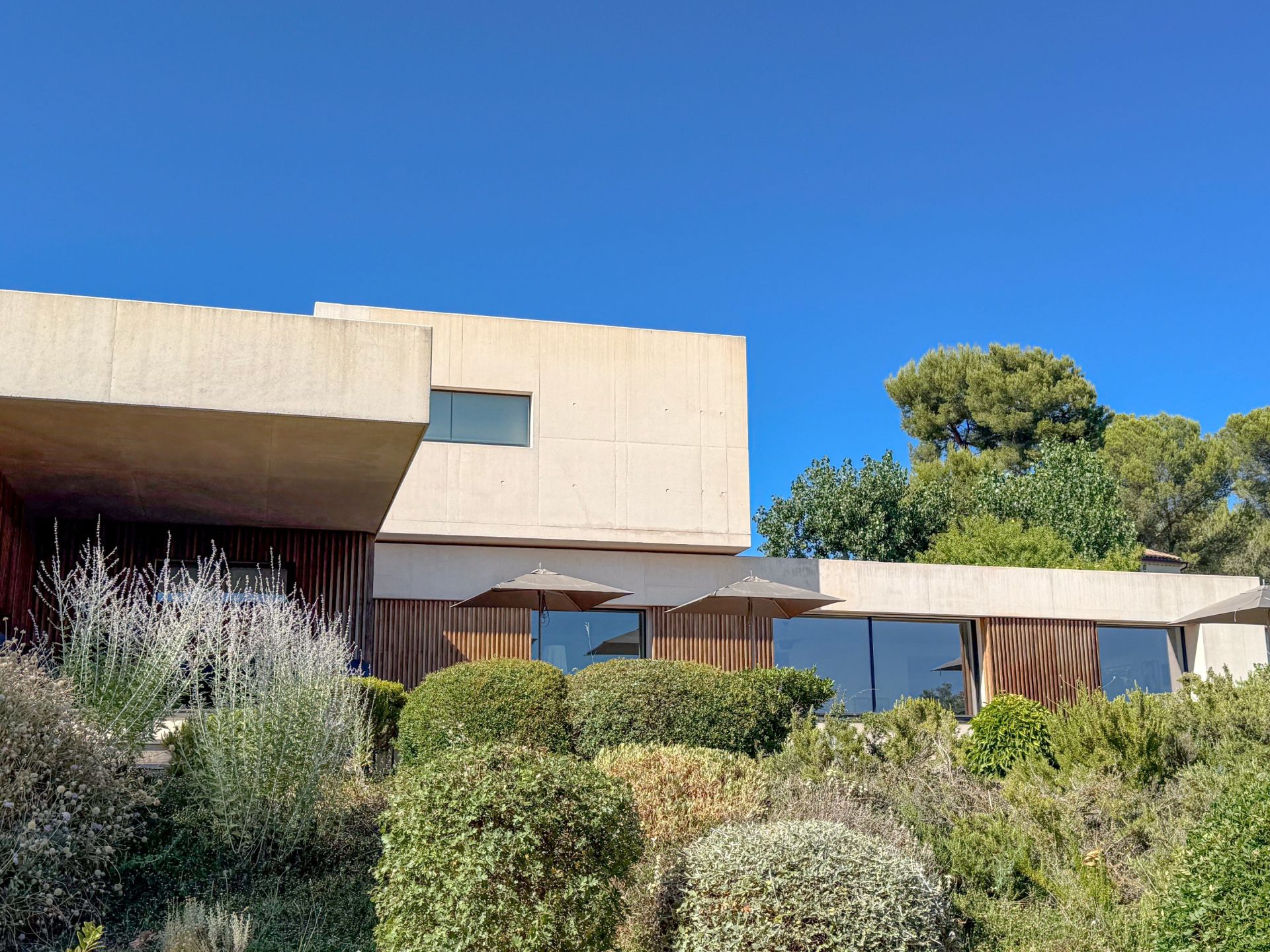 house 10 Rooms for sale on AIX EN PROVENCE (13100)
