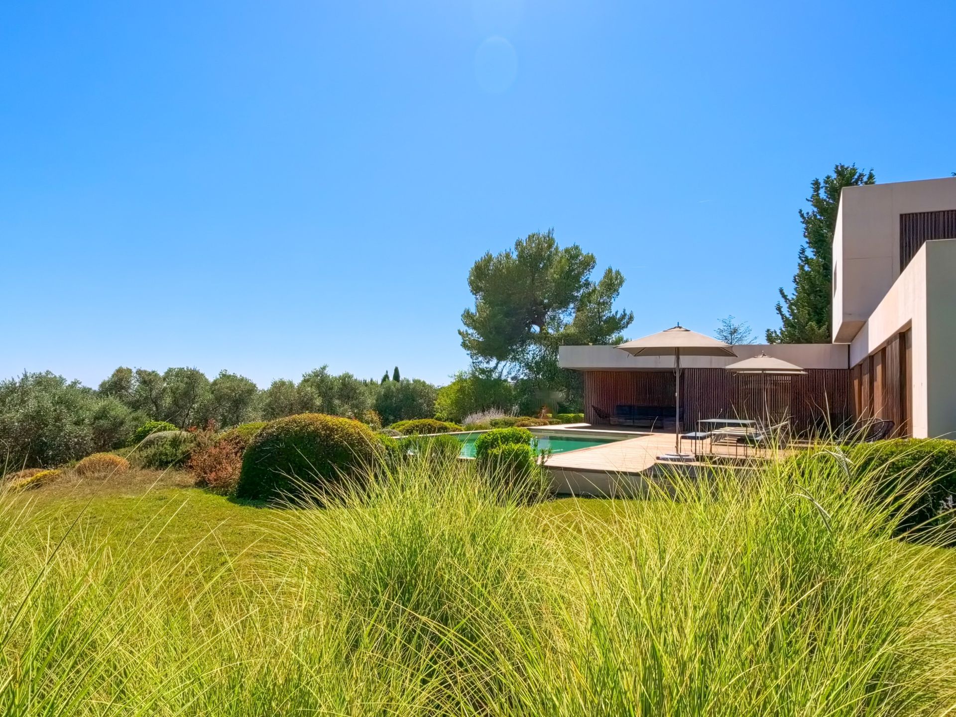 house 10 Rooms for sale on AIX EN PROVENCE (13100)