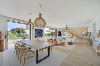 house 10 Rooms for sale on AIX EN PROVENCE (13100)