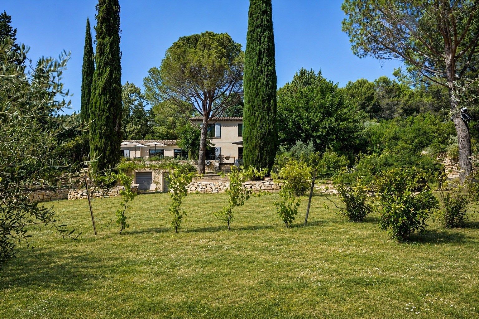 house 7 Rooms for sale on AIX EN PROVENCE (13100)