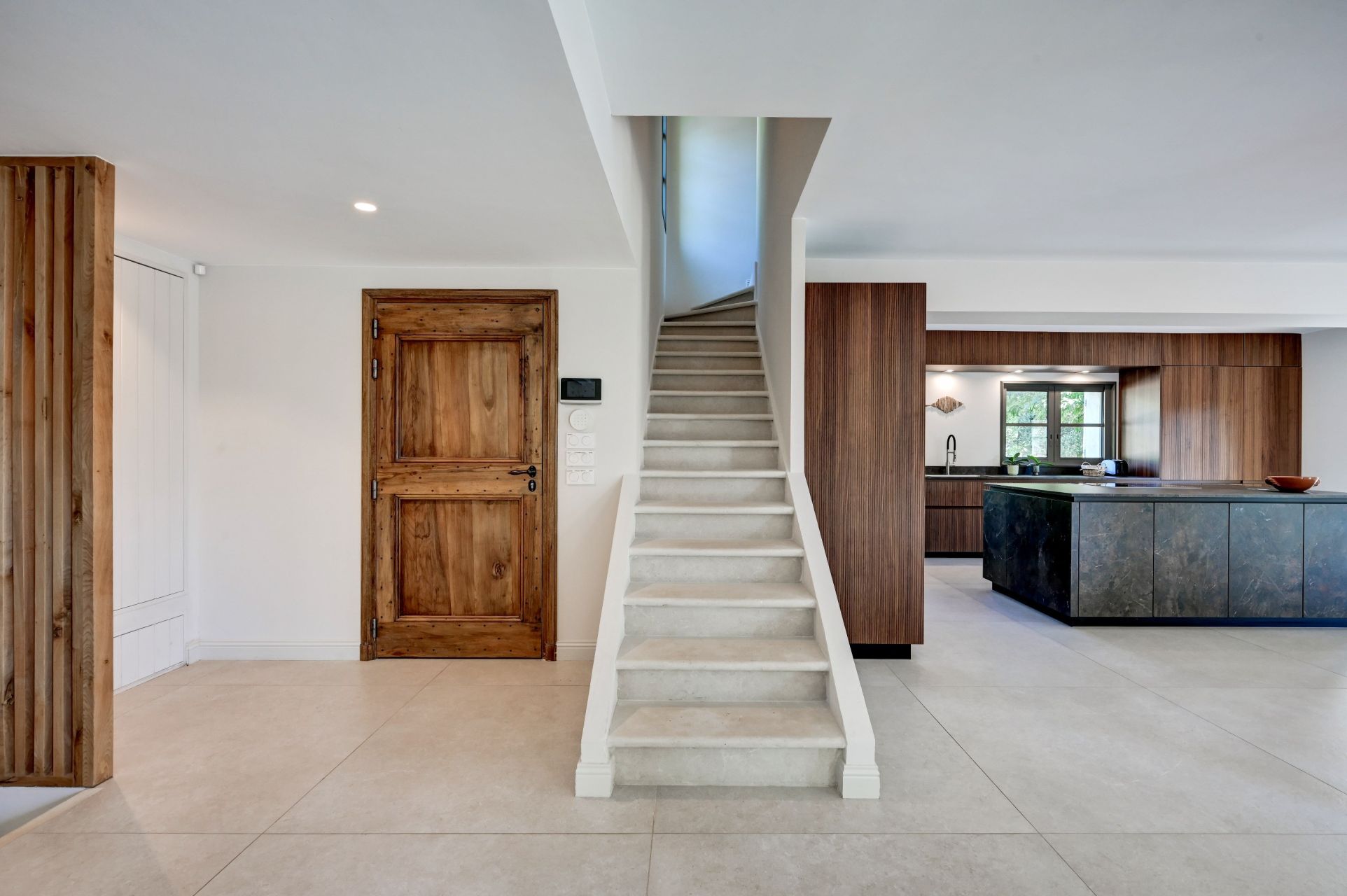 house 7 Rooms for sale on AIX EN PROVENCE (13100)