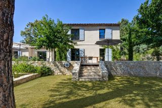 house 7 Rooms for sale on AIX EN PROVENCE (13100)