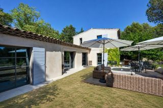 house 7 Rooms for sale on AIX EN PROVENCE (13100)