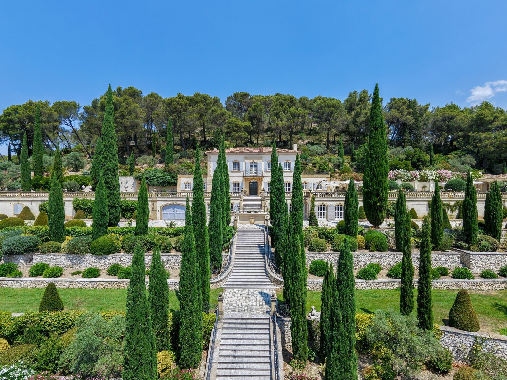 maison 13 Pièces en vente sur AIX EN PROVENCE (13100)