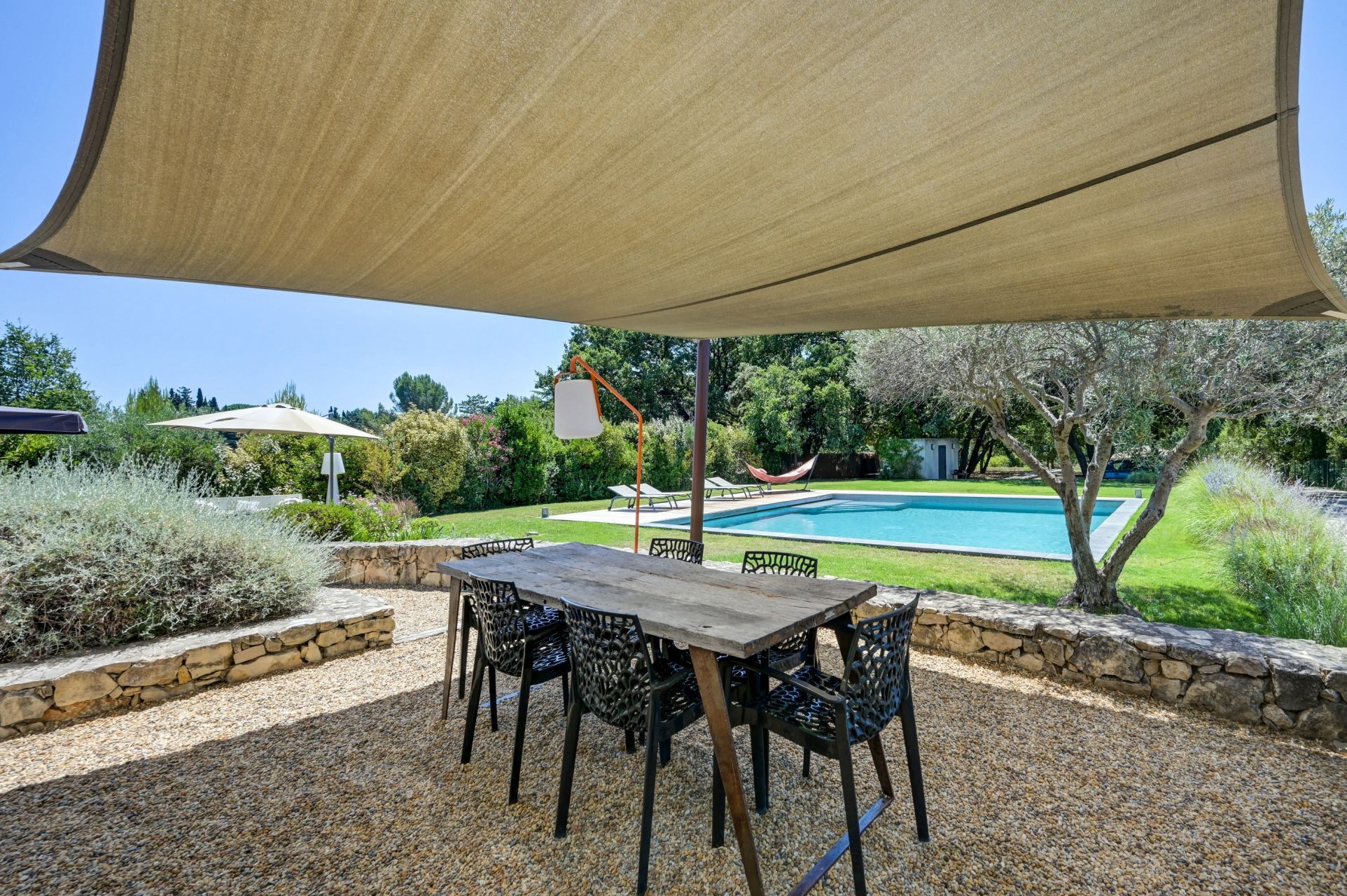 house 6 Rooms for sale on EGUILLES (13510)