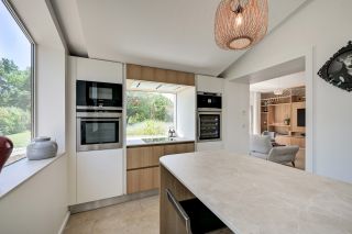 house 6 Rooms for sale on EGUILLES (13510)