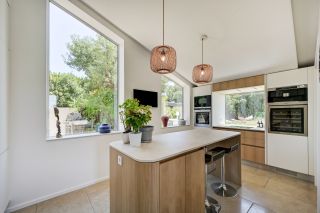 house 6 Rooms for sale on EGUILLES (13510)