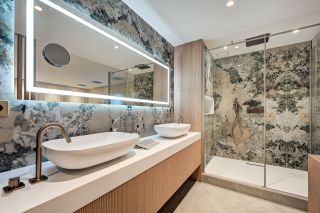 house 6 Rooms for sale on EGUILLES (13510)