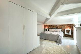 house 6 Rooms for sale on EGUILLES (13510)