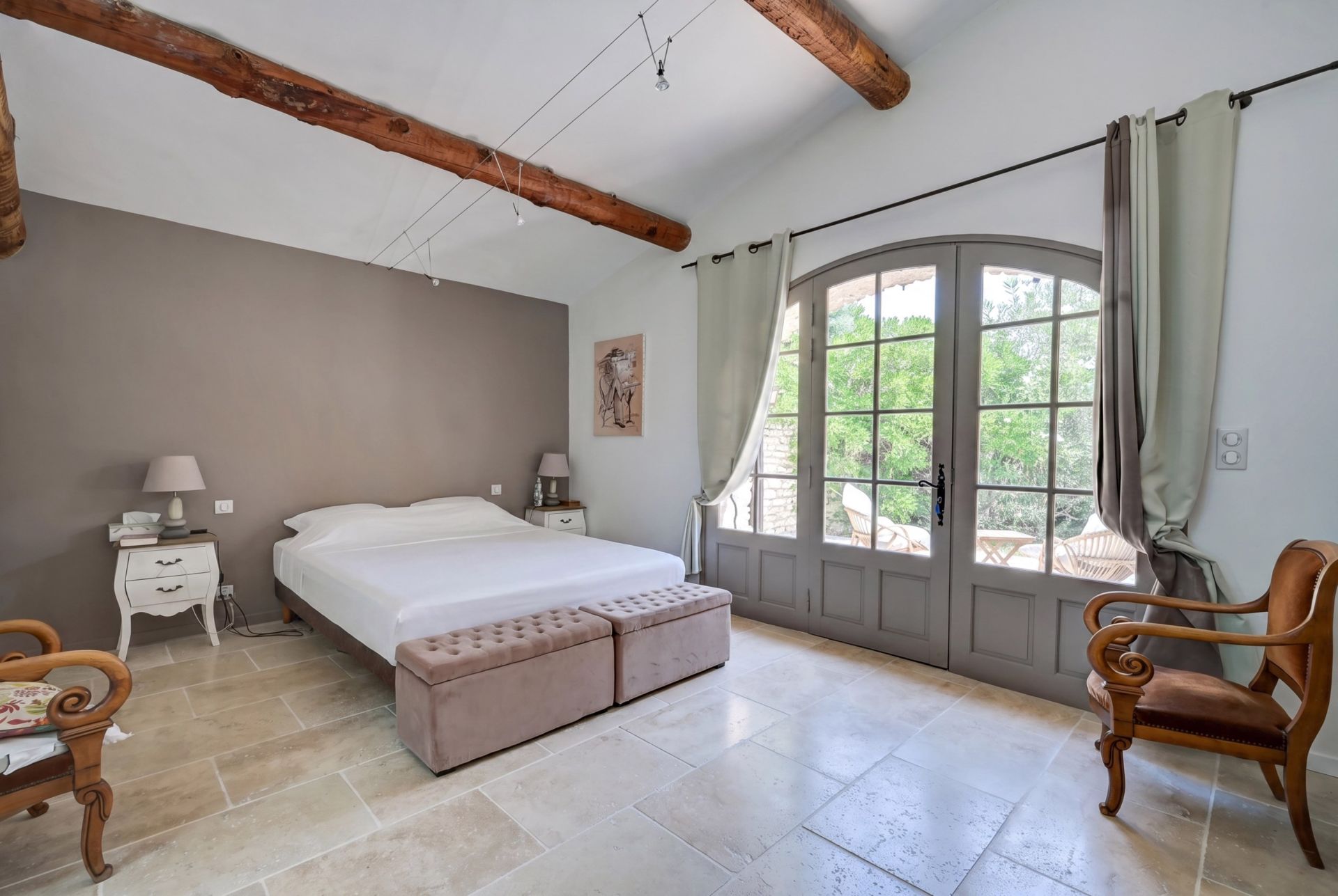 house 8 Rooms for sale on LAURIS (84360)