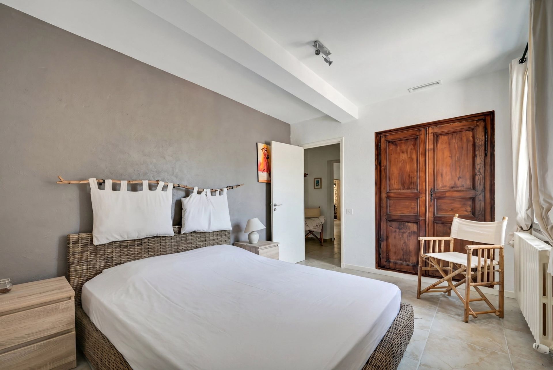 house 8 Rooms for sale on LAURIS (84360)
