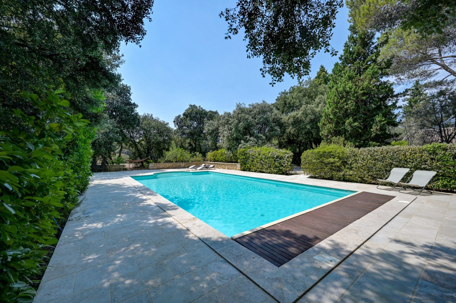 house 8 Rooms for sale on LAURIS (84360)