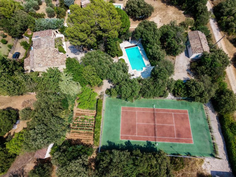 house 8 Rooms for sale on LAURIS (84360)