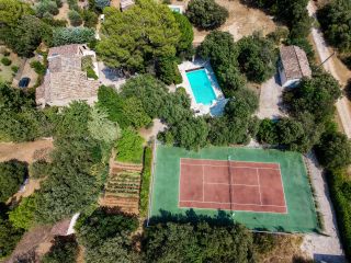 house 8 Rooms for sale on LAURIS (84360)
