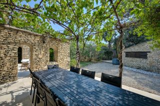 house 8 Rooms for sale on LAURIS (84360)