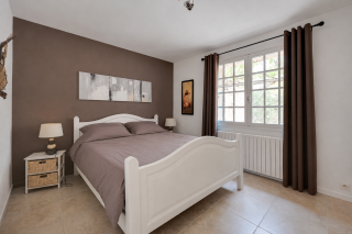 house 8 Rooms for sale on LAURIS (84360)