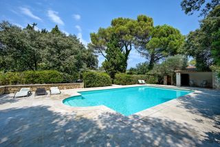 house 8 Rooms for sale on LAURIS (84360)