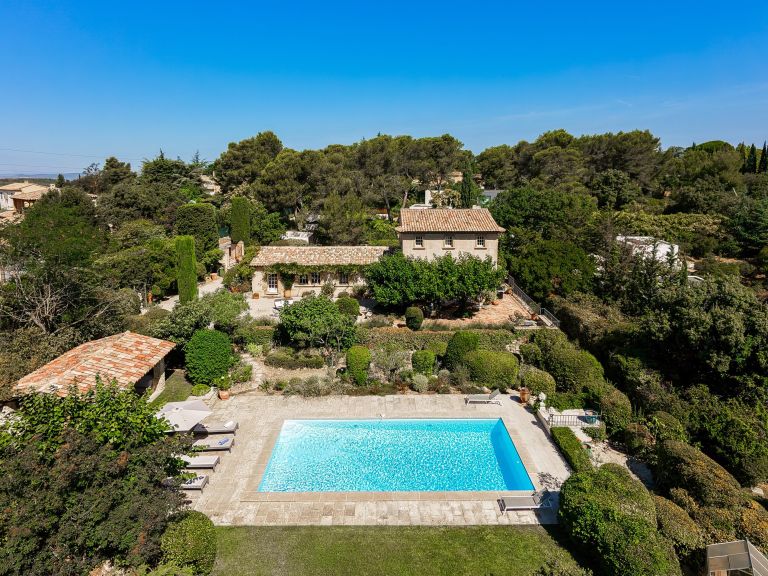 house 7 Rooms for rent on AIX EN PROVENCE (13100)