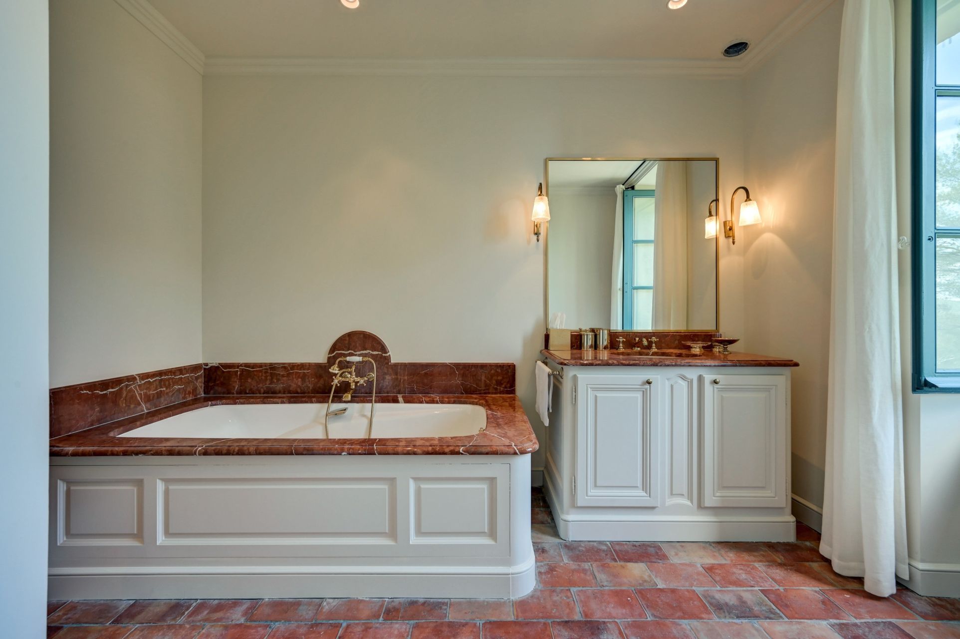maison 13 Pièces en location saisonnière sur LE THOLONET (13100)