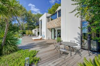 maison 6 Pièces en vente sur EGUILLES (13510)