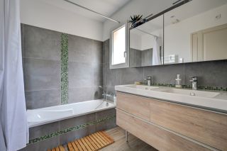 house 5 Rooms for sale on BOUC BEL AIR (13320)