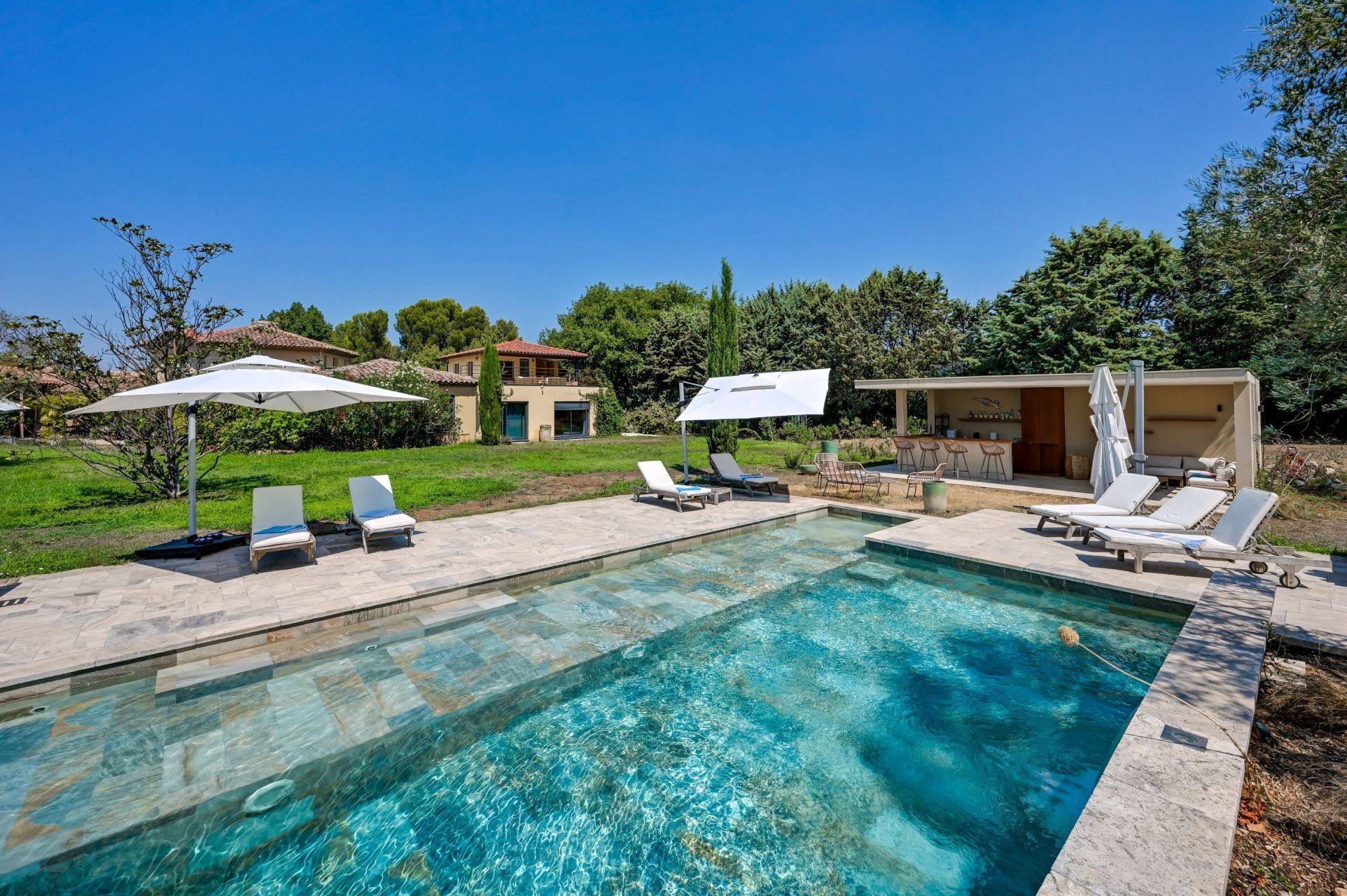 maison 12 Pièces en vente sur AIX EN PROVENCE (13100)
