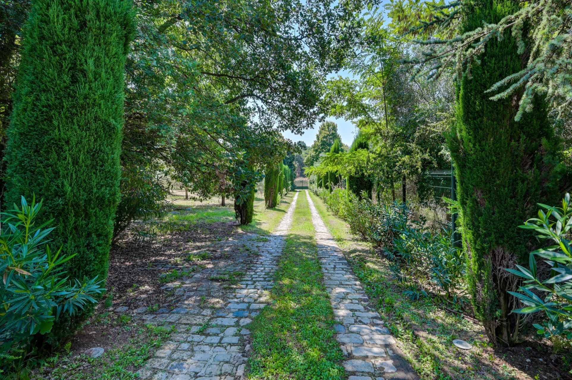 maison 12 Pièces en vente sur AIX EN PROVENCE (13100)