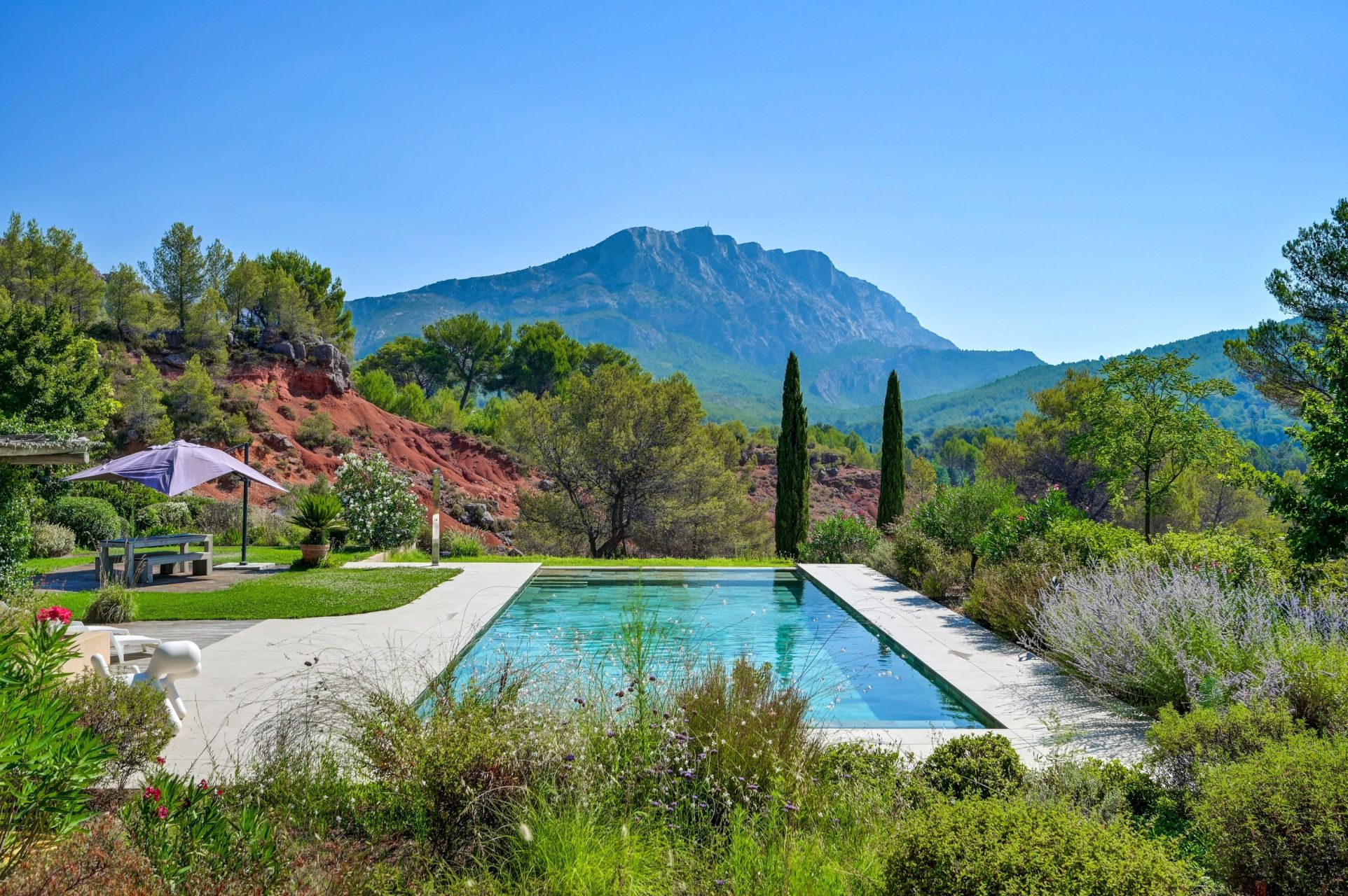 house 10 Rooms for sale on AIX EN PROVENCE (13100)