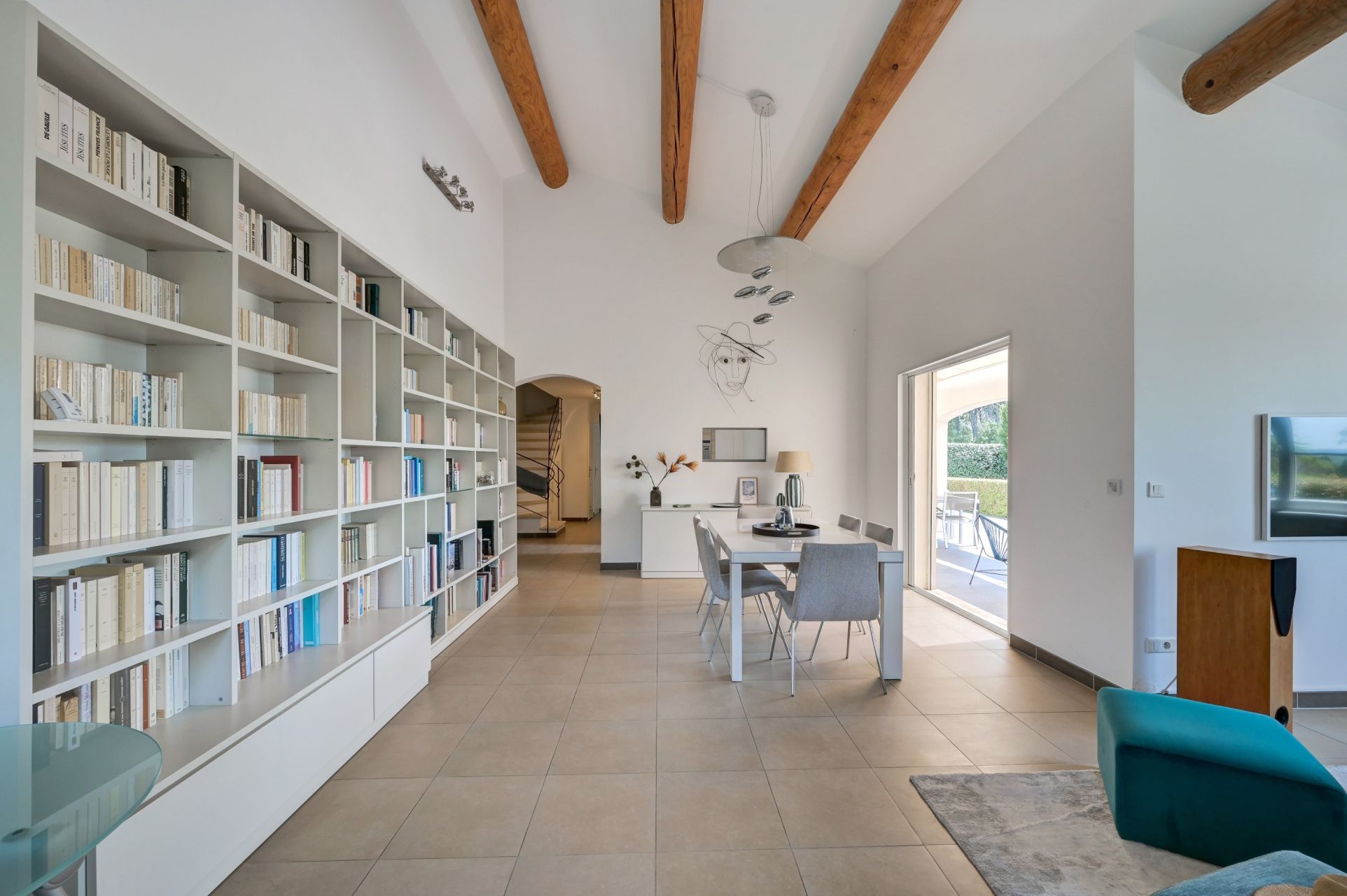 house 5 Rooms for sale on EGUILLES (13510)