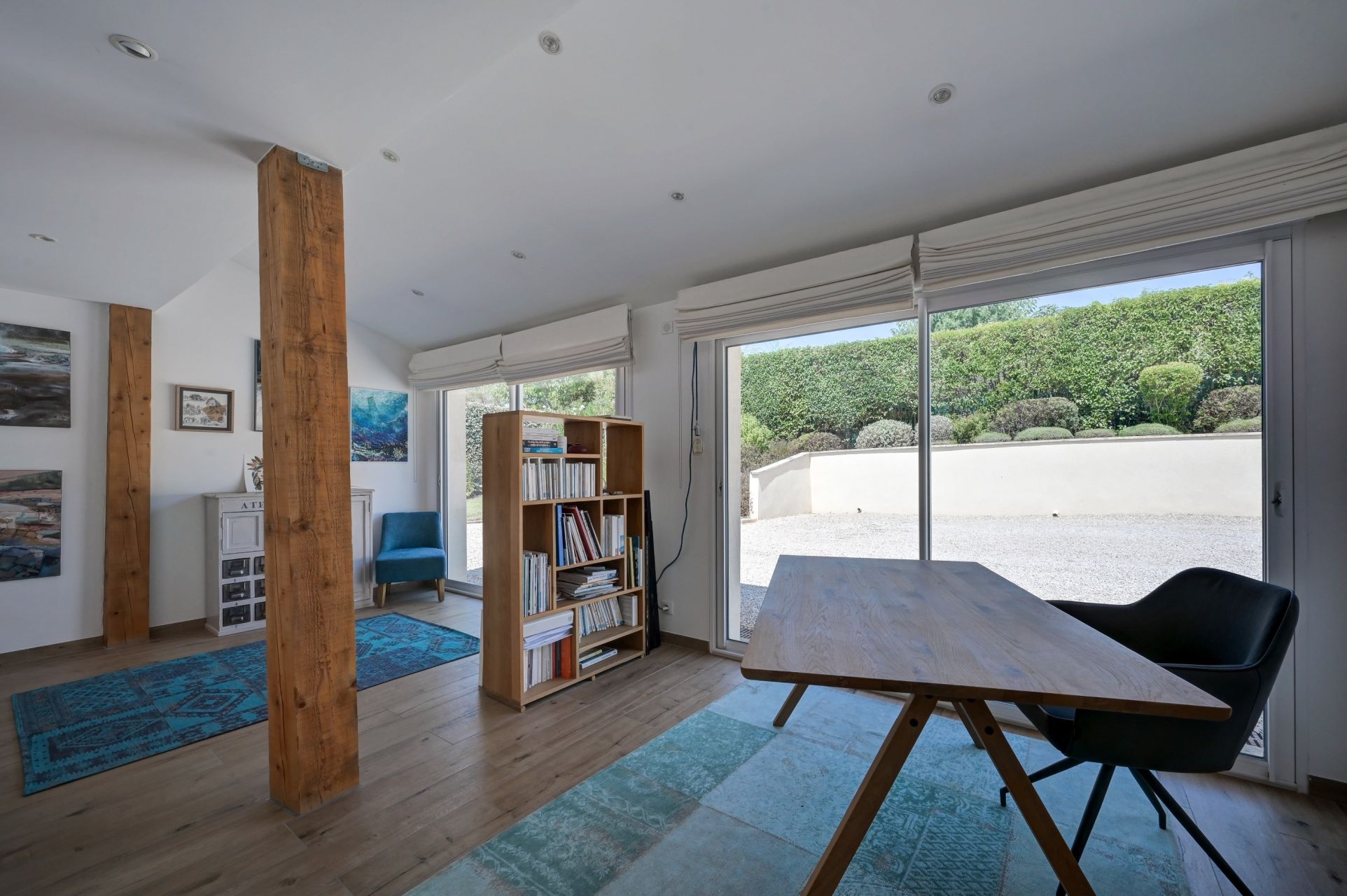 house 5 Rooms for sale on EGUILLES (13510)