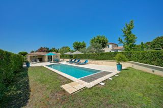 house 5 Rooms for sale on EGUILLES (13510)