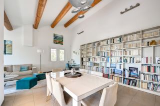 house 5 Rooms for sale on EGUILLES (13510)