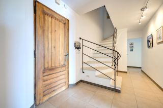 house 5 Rooms for sale on EGUILLES (13510)