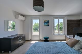 house 5 Rooms for sale on EGUILLES (13510)