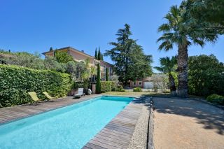 house 6 Rooms for sale on AIX EN PROVENCE (13100)
