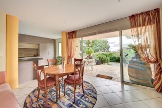 house 6 Rooms for sale on AIX EN PROVENCE (13100)