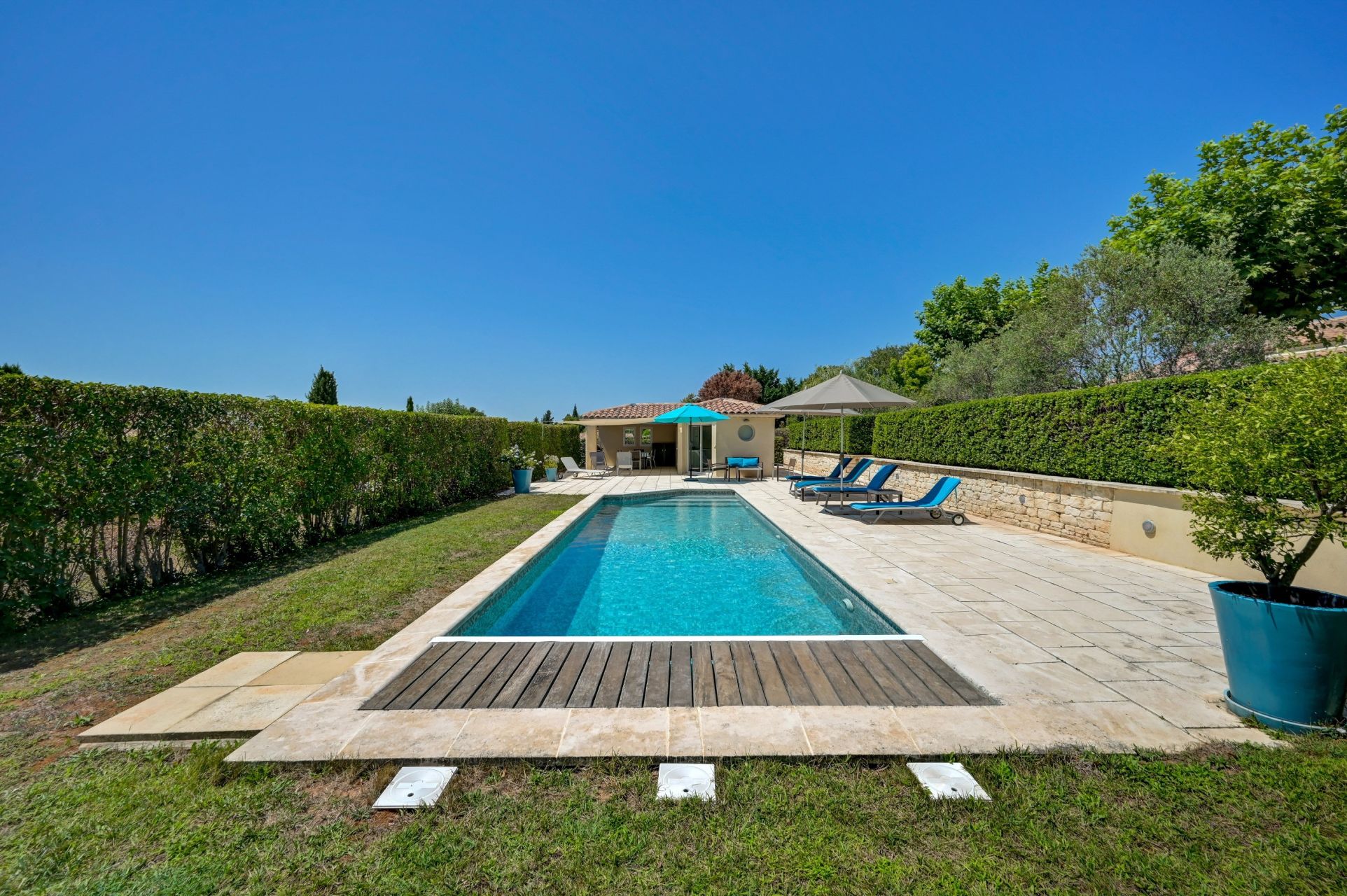 house 5 Rooms for sale on AIX EN PROVENCE (13100)