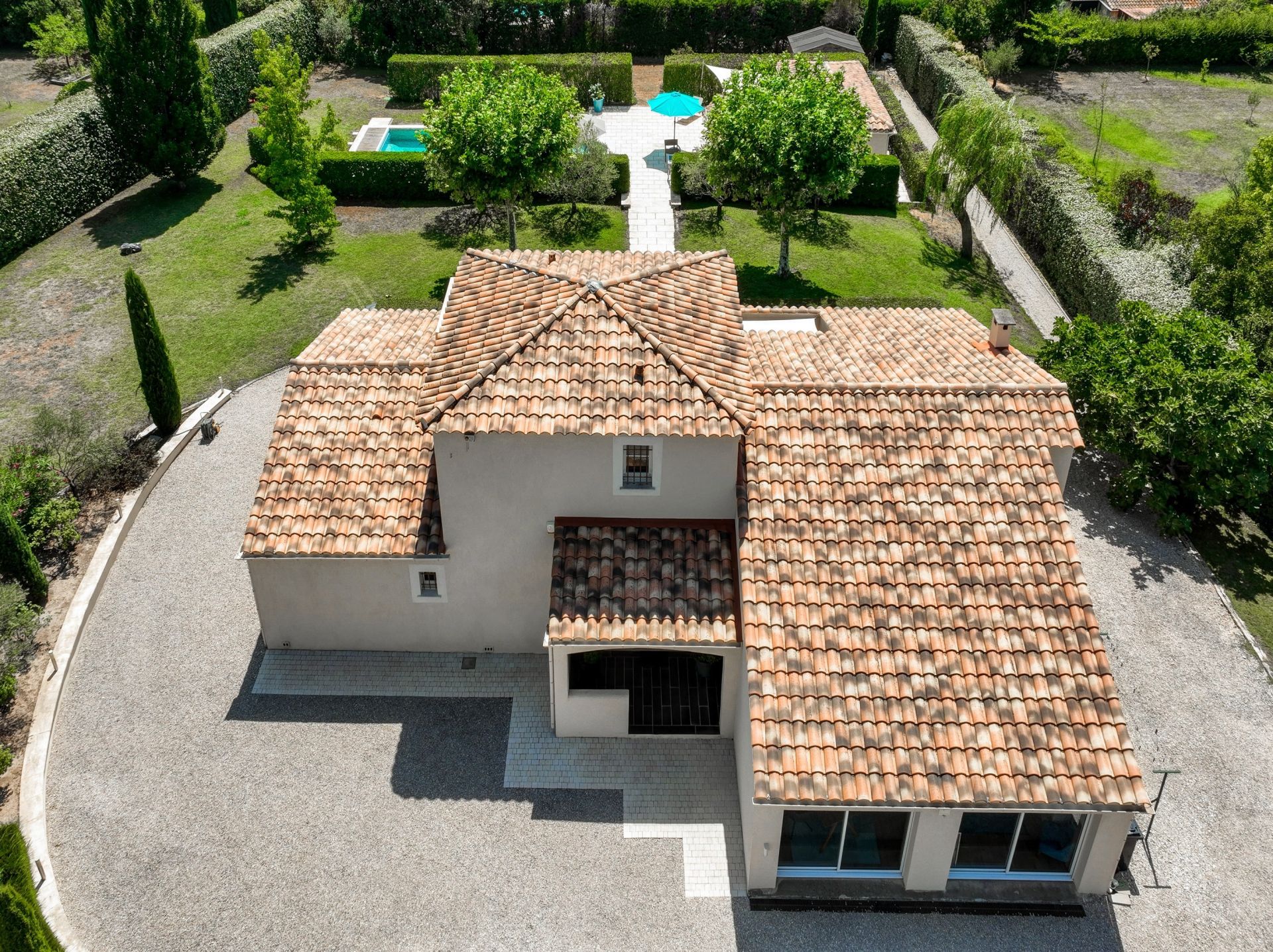 house 5 Rooms for sale on AIX EN PROVENCE (13100)