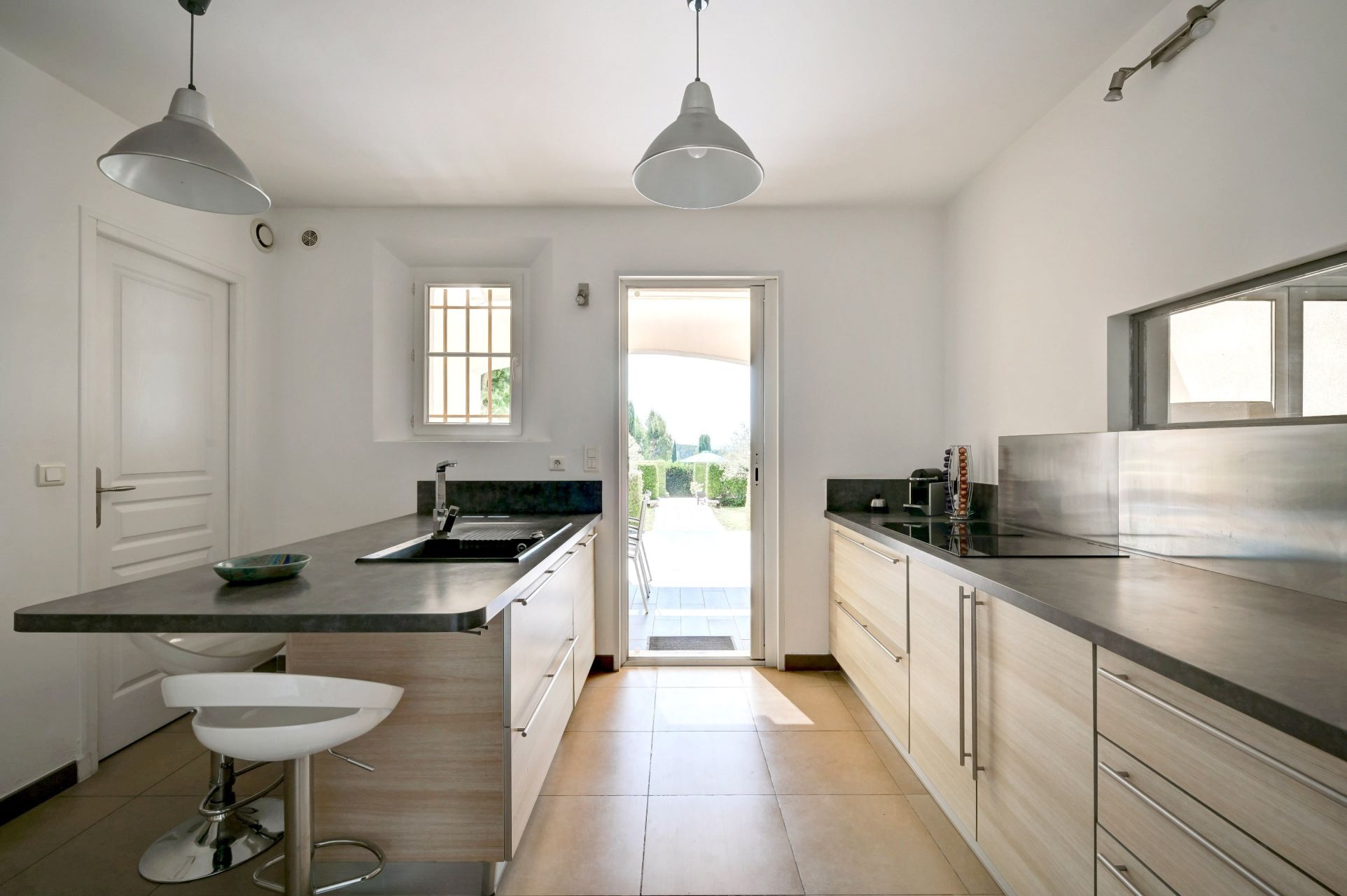 house 5 Rooms for sale on AIX EN PROVENCE (13100)