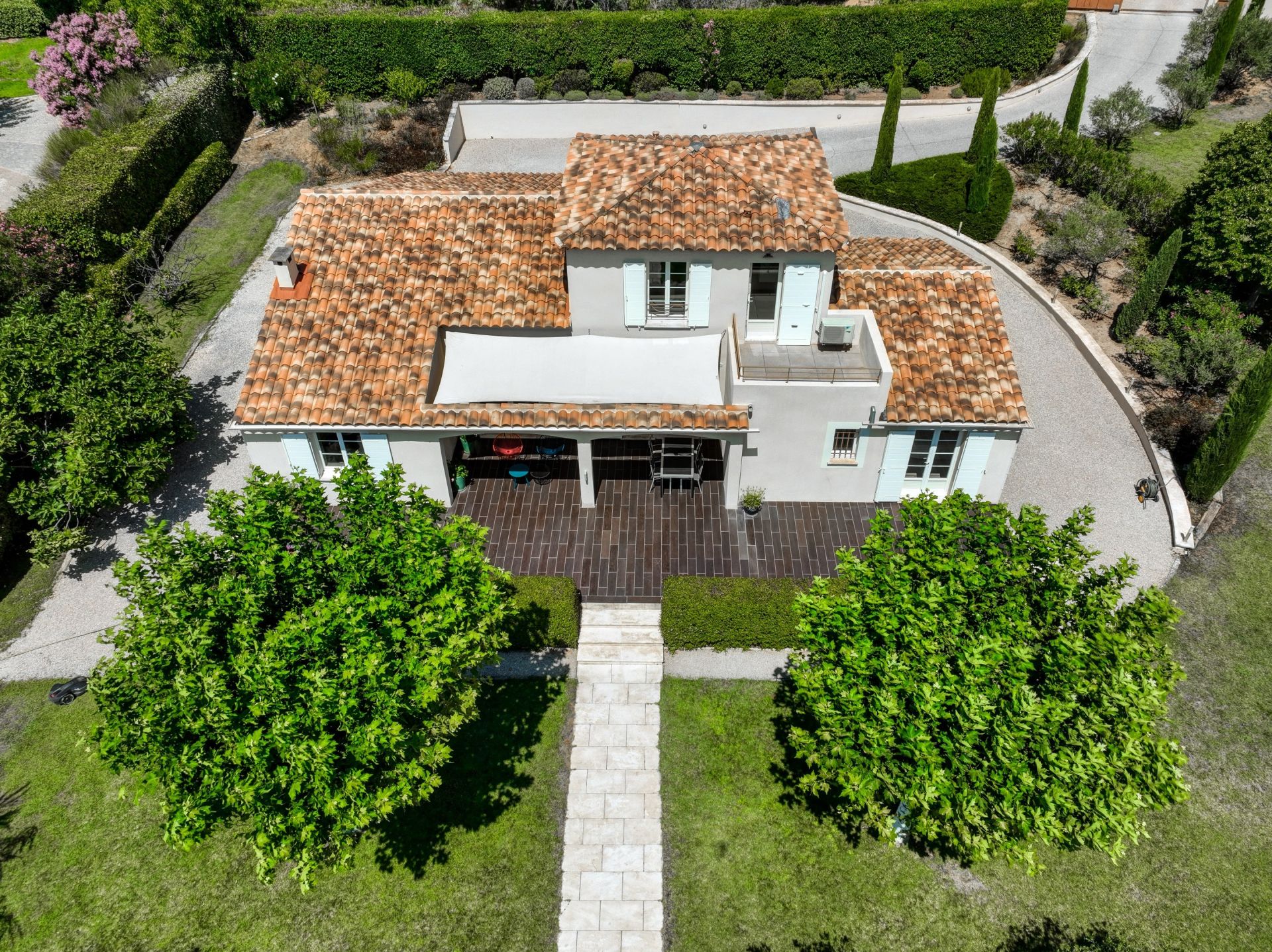 house 5 Rooms for sale on AIX EN PROVENCE (13100)