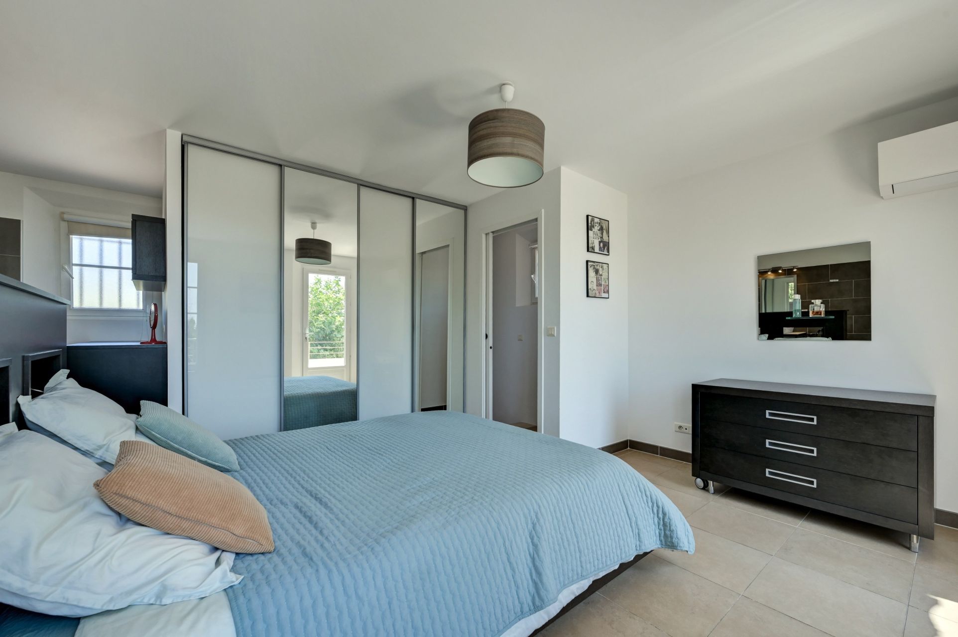 house 5 Rooms for sale on AIX EN PROVENCE (13100)