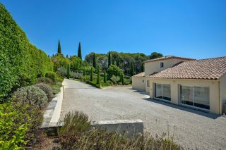 house 5 Rooms for sale on AIX EN PROVENCE (13100)