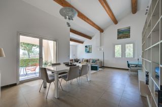 house 5 Rooms for sale on AIX EN PROVENCE (13100)
