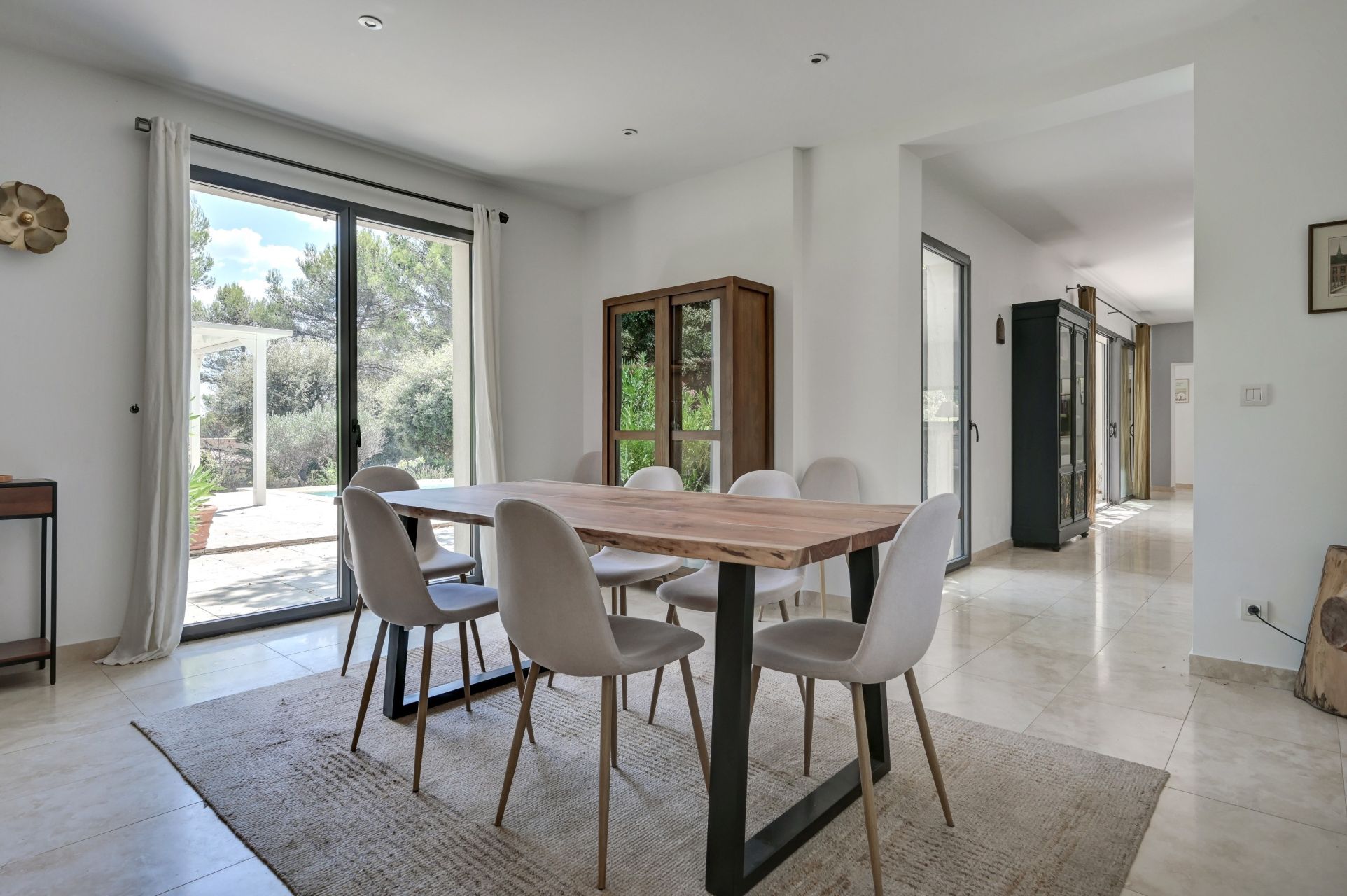 house 8 Rooms for sale on AIX EN PROVENCE (13100)