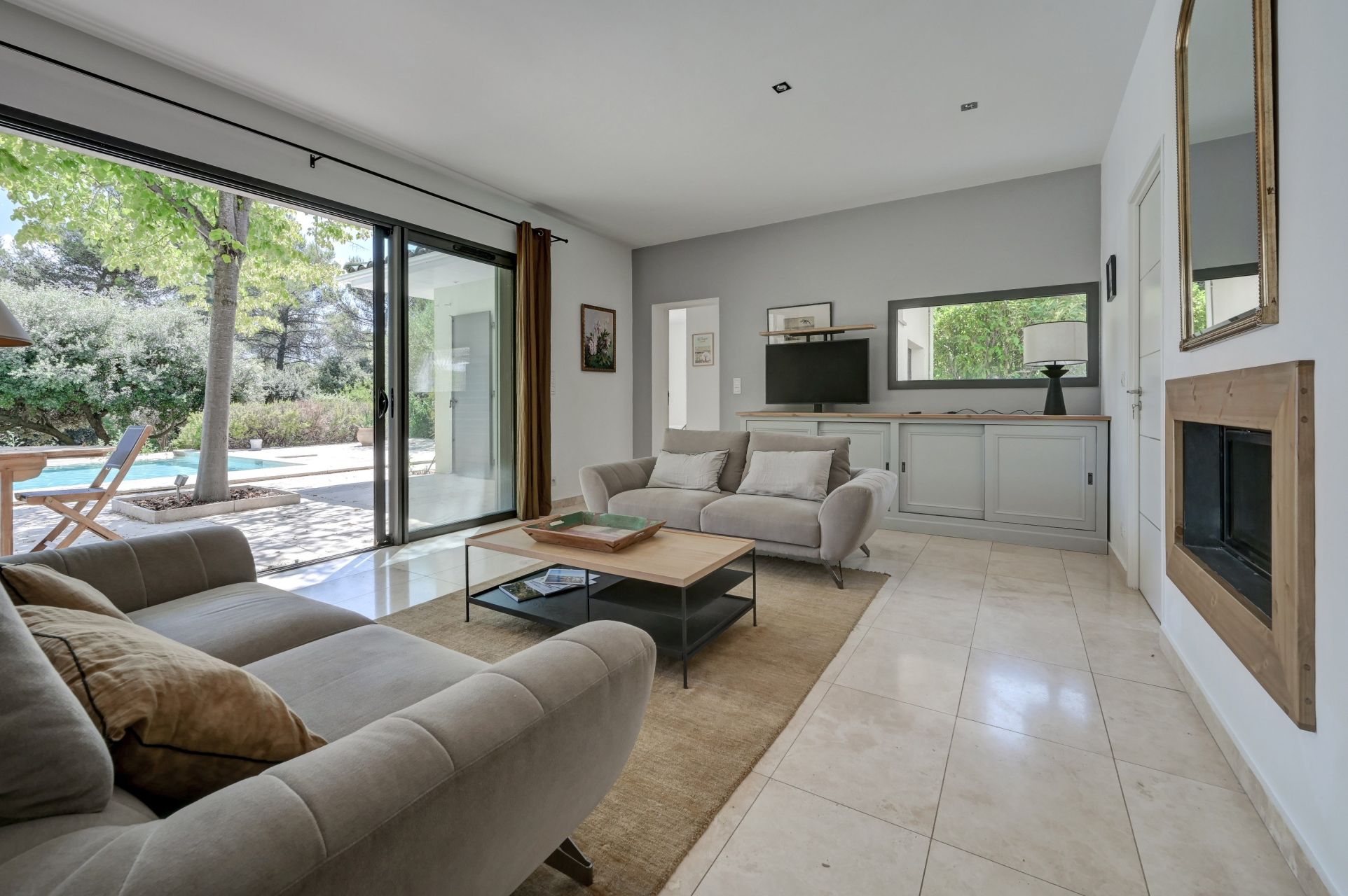 house 8 Rooms for sale on AIX EN PROVENCE (13100)