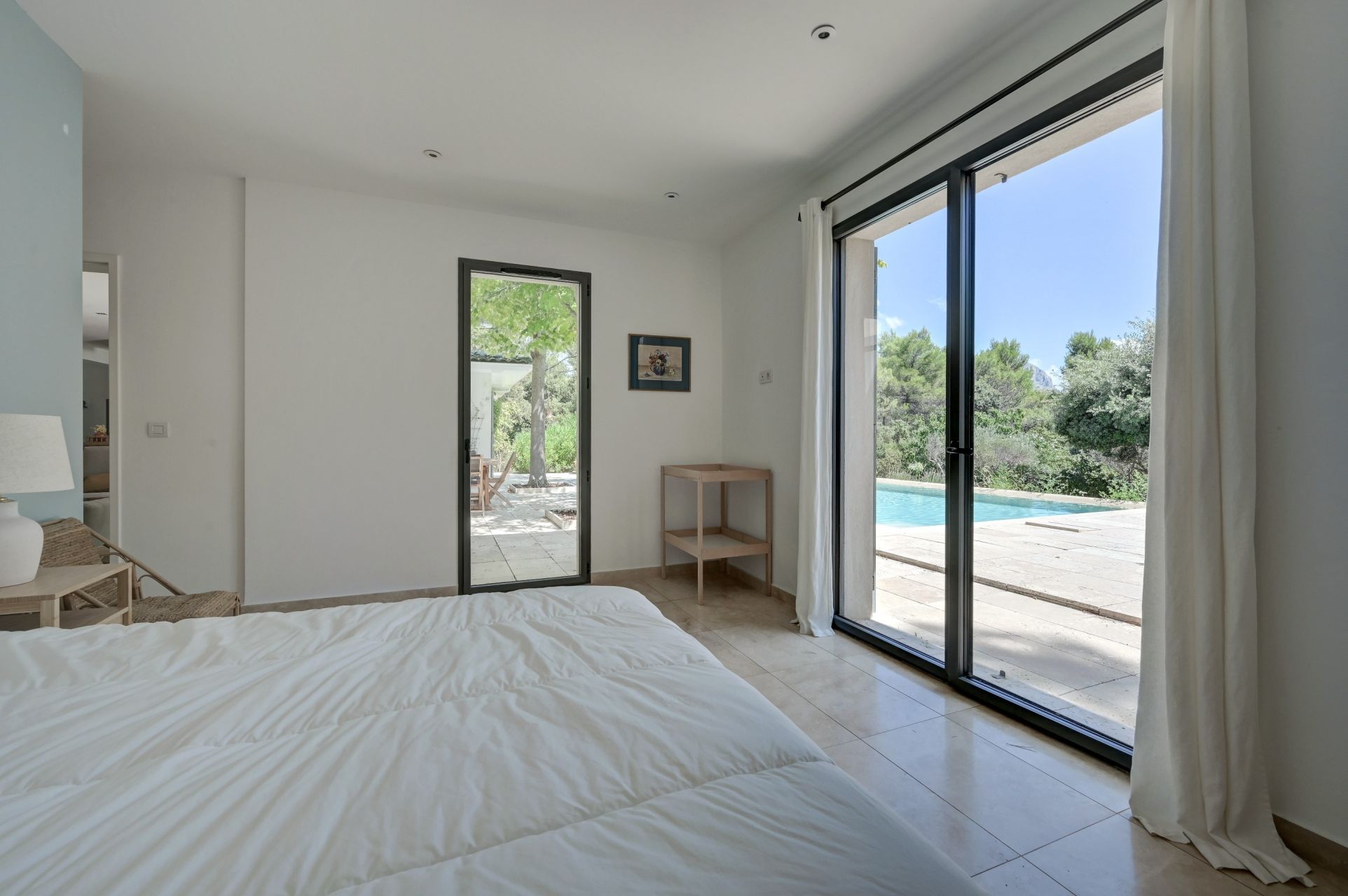 house 8 Rooms for sale on AIX EN PROVENCE (13100)